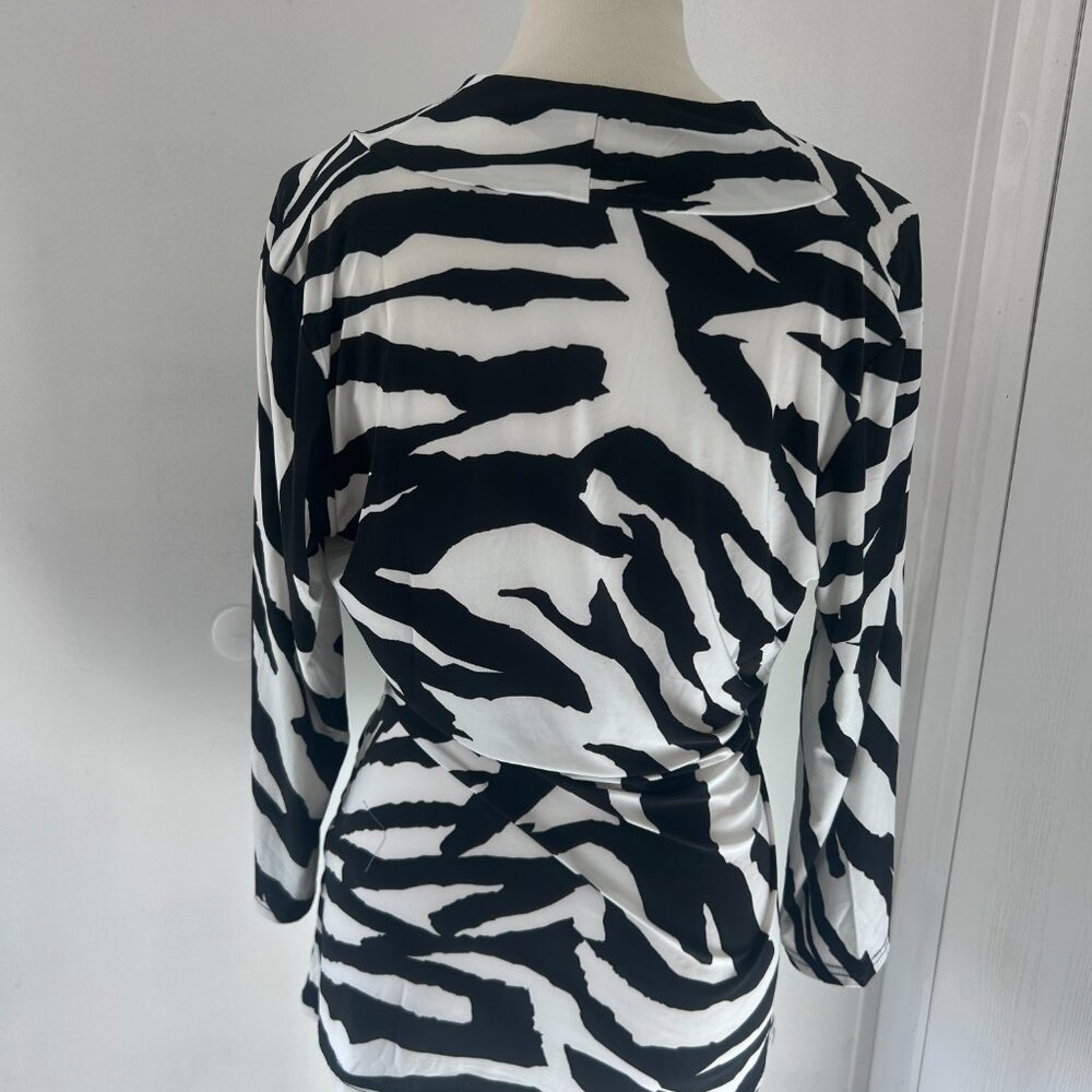 Venus Animal Print Blouse - Picture 2 of 4